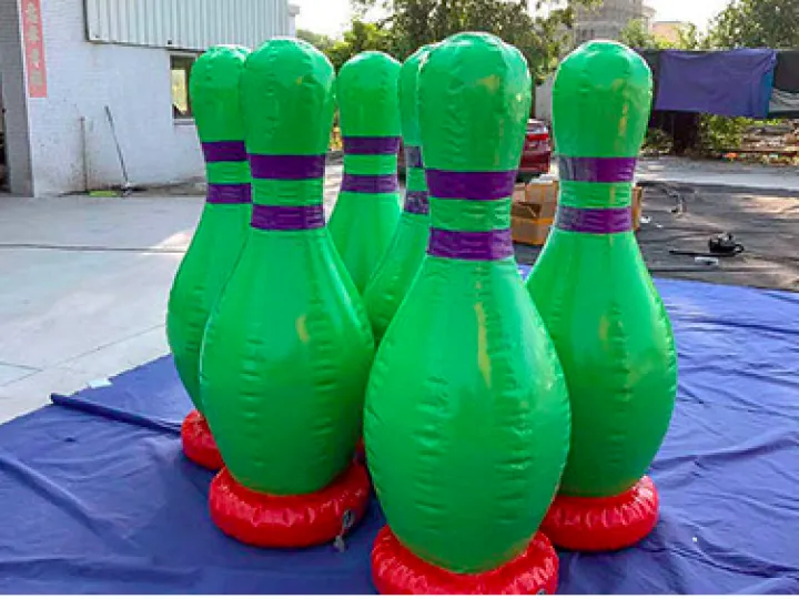 Bitlles gegants en un esdeveniment (2)