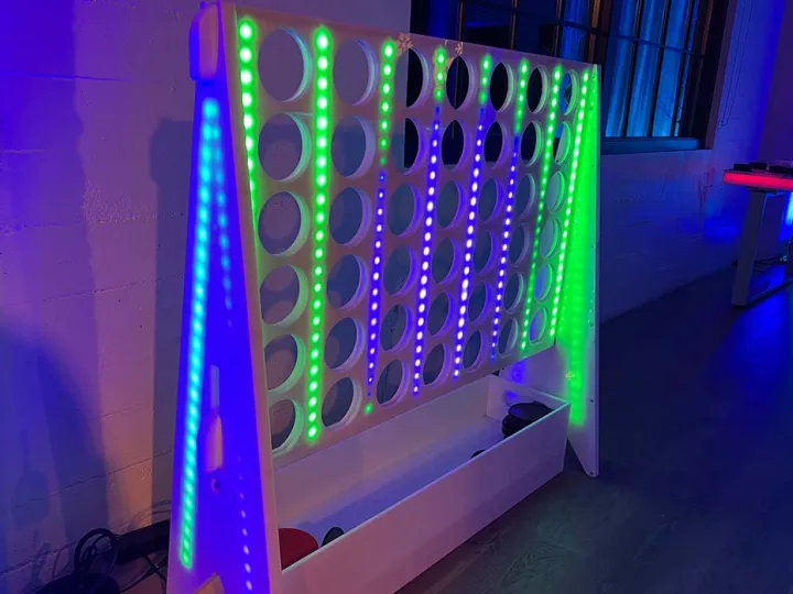 Conecta 4 XXL LED en un evento (5)