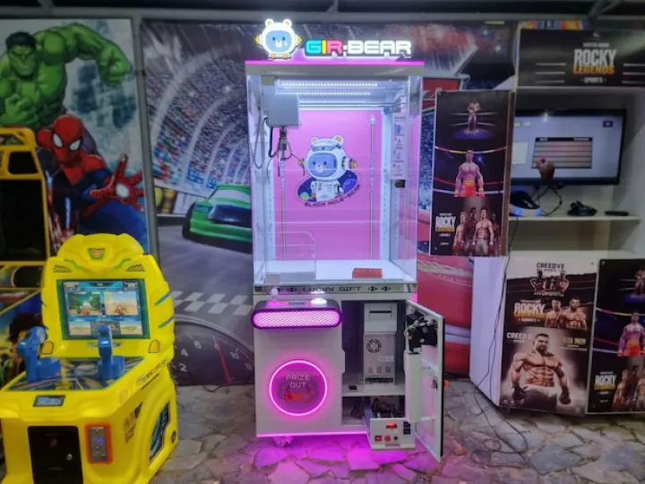 Máquina de bolas LED (grúa de premios) en un evento (4)