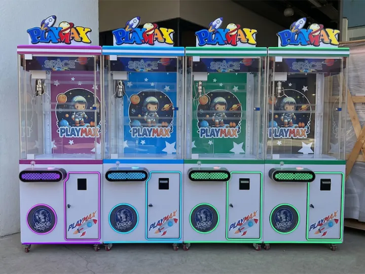 Máquina de bolas LED (grúa de premios) en un evento (5)