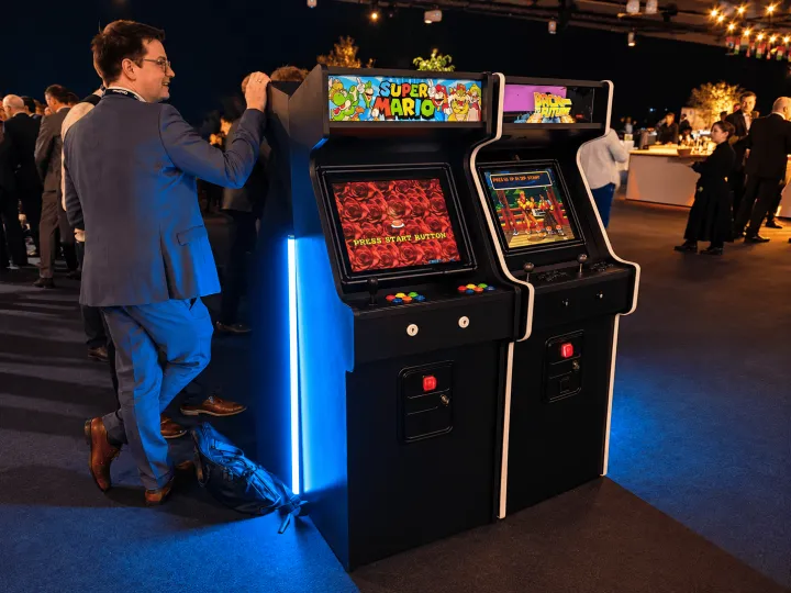 Máquinas arcade en un evento (4)