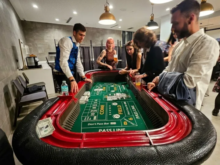 Mesa de dados (craps) en un evento (1)