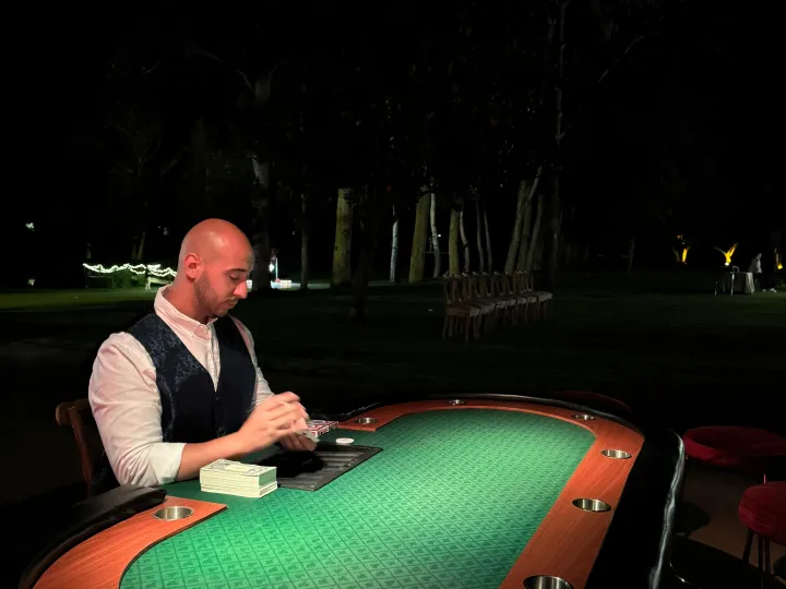Taula de pòquer Texas Hold’em en un esdeveniment (4)