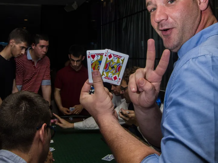 Taula de pòquer Texas Hold’em en un esdeveniment (5)