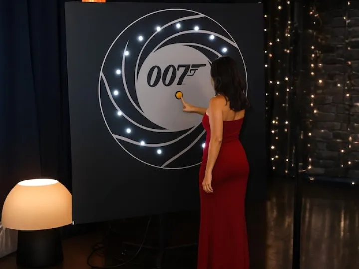 Push-button light wheel at an event (2)