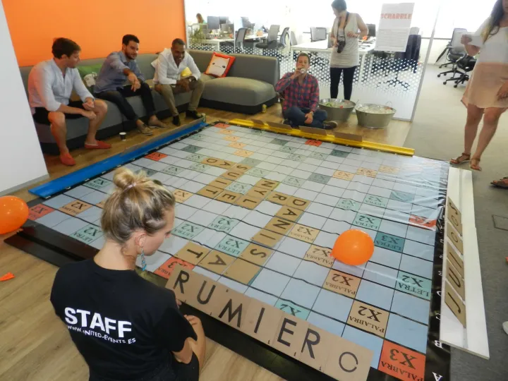 Scrabble gegant en un esdeveniment (3)