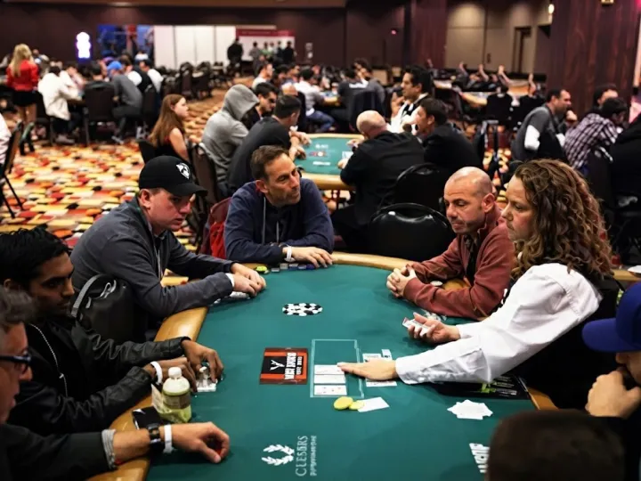 Corporate poker tournament at an event (4)
