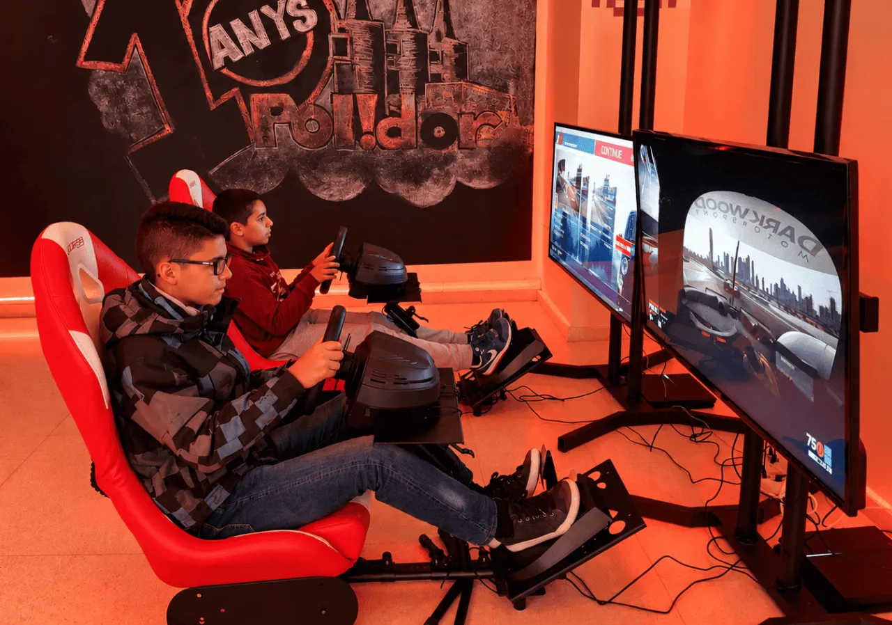 Simuladores, realidad virtual y videojuegos